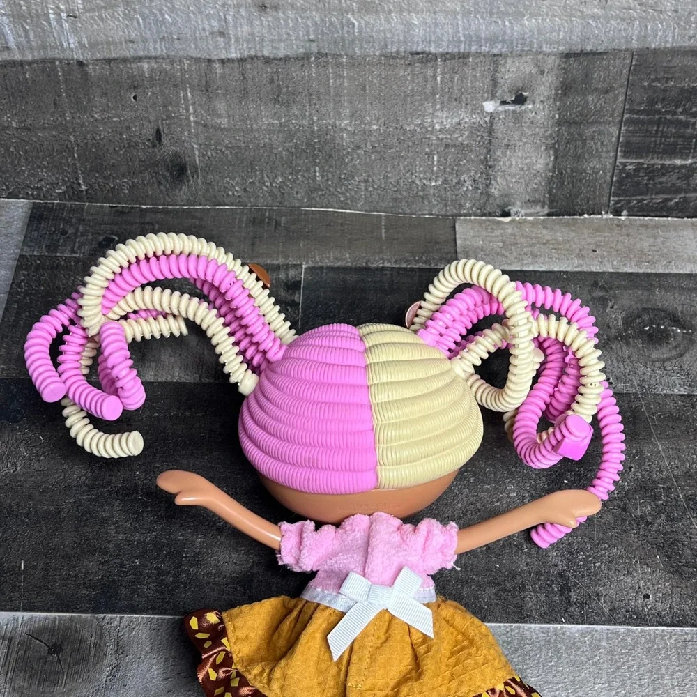 Lalaloopsy Silly Hair Doll Scoops Waffle Cone with Pet Cat MGA 2010 Pink Yellow
